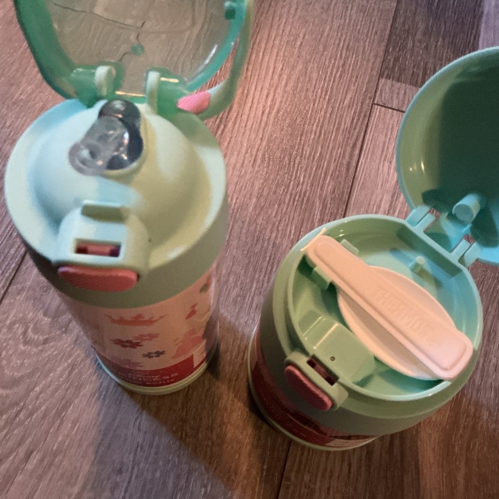 💰Make an offer, bundle and save💰 NWT Thermos Princess Water Bottle, Food - Picture 3 of 4